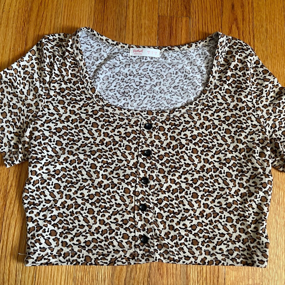ROMWE Brown Buttoned Crop Blouse